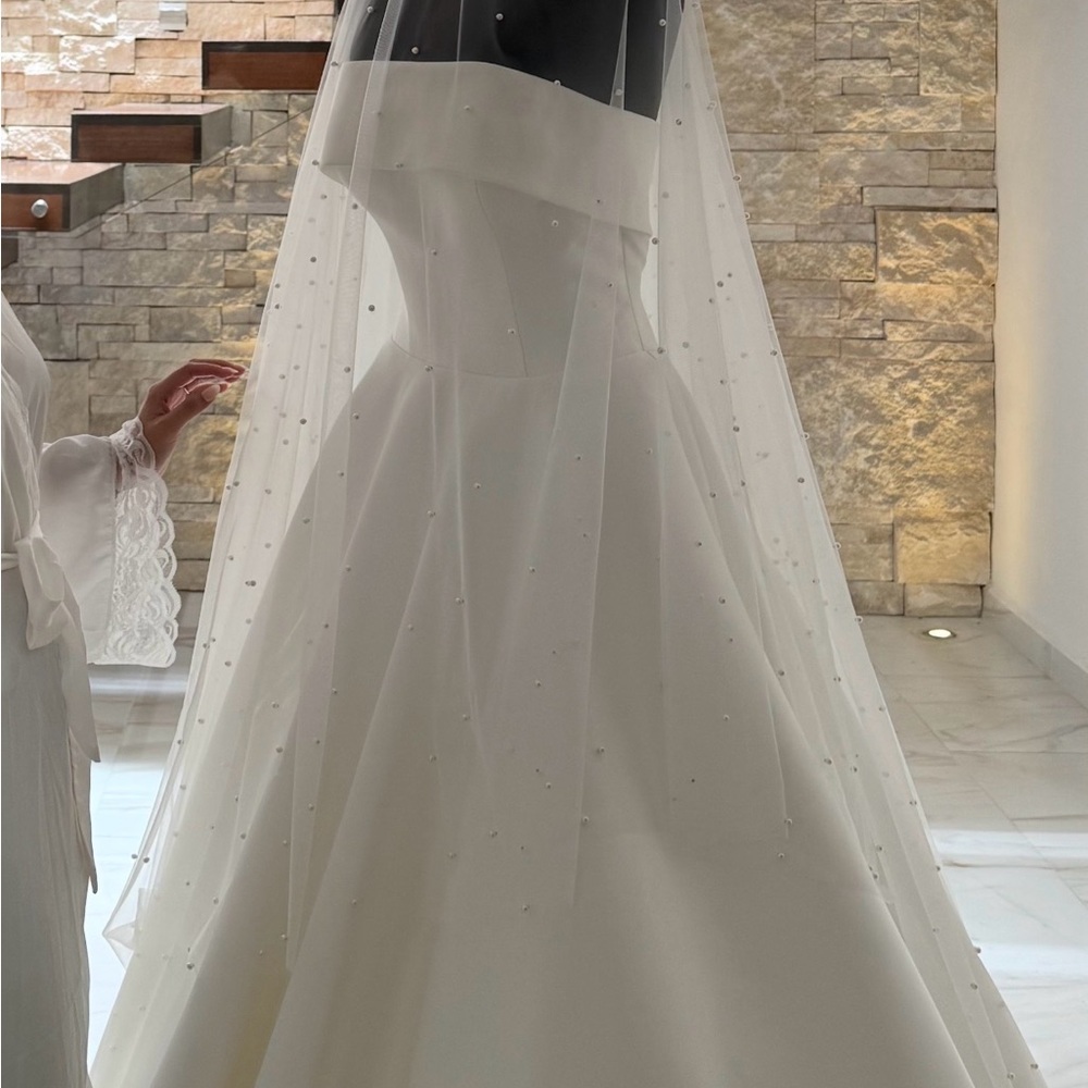 Elegant White Wedding Dress